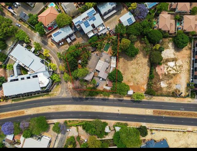 LAND FOR SALE IN MENLO PARK